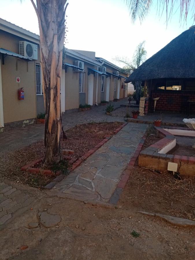 Mongilo Guesthouse Windhoek Exterior foto